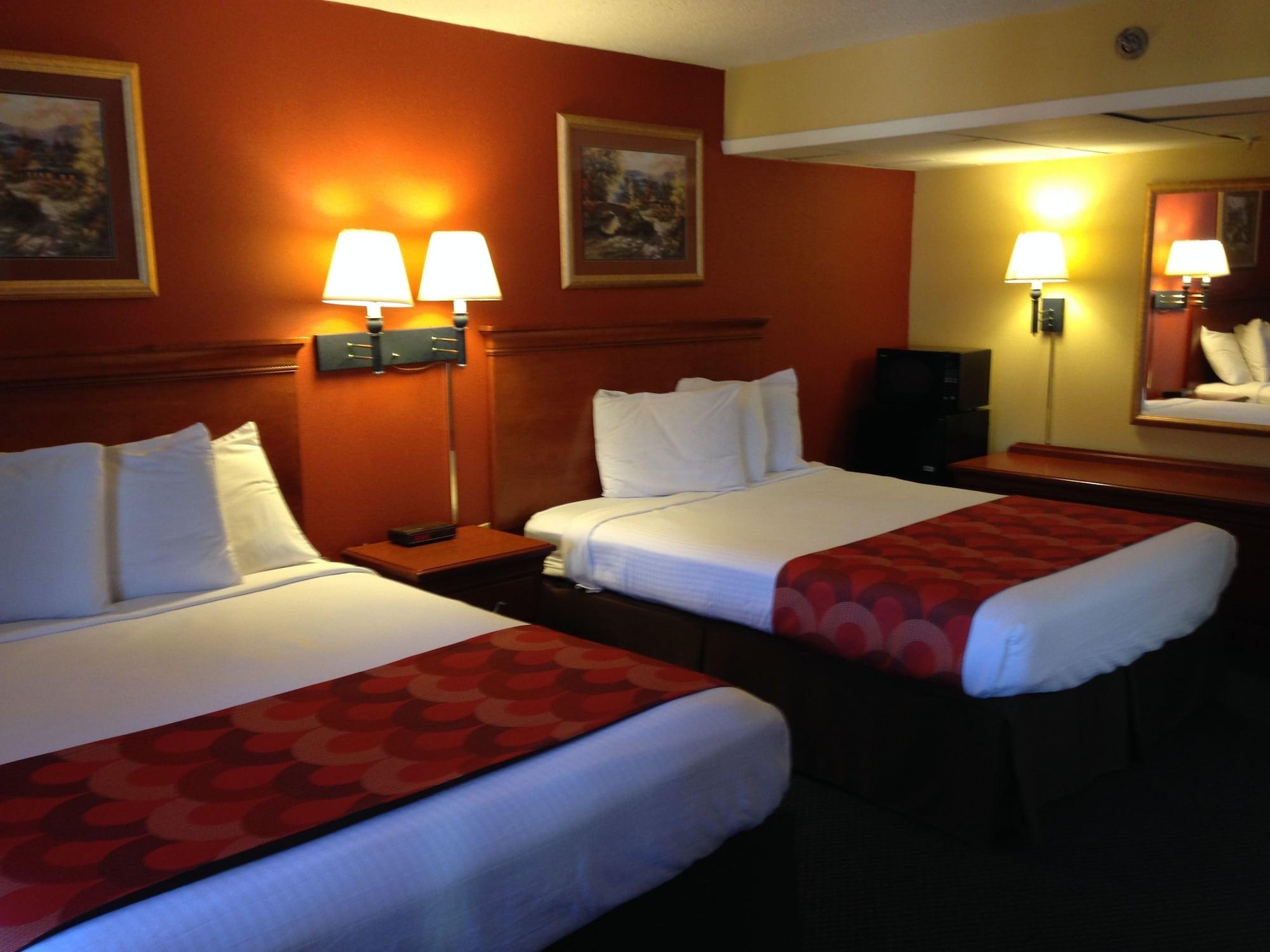 Super 8 By Wyndham Downtown Gatlinburg At Convention Center Hotel Exterior photo